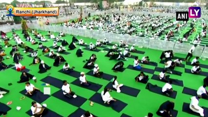 Narendra Modi Performs Yoga at Prabhat Tara Ground in Ranchi, Jharkhand