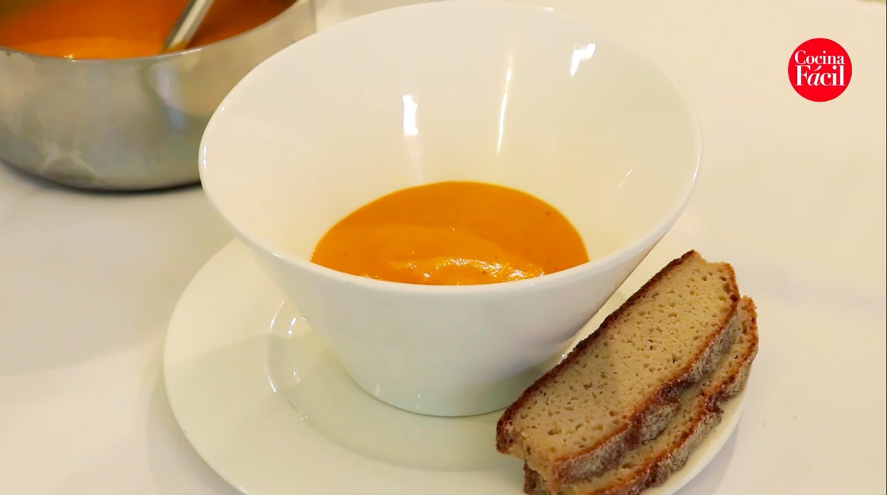 Sopa de jitomate fácil y nutritiva