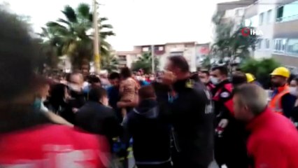 Dört çocukla enkaz altından kurtuldu, yaşanan o anları gözyaşlarıyla anlattı