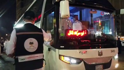 - Yurt dışından gelen ilk umre kafilesi Mescid-i Haram'a geçti