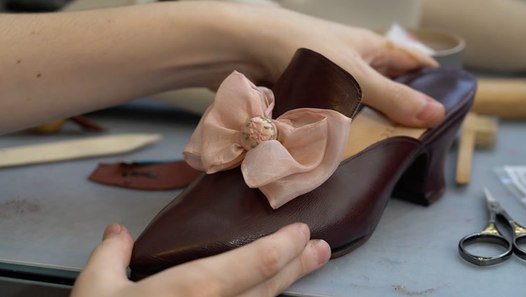 Meet the woman making Victorian era  style shoes  in LA for 