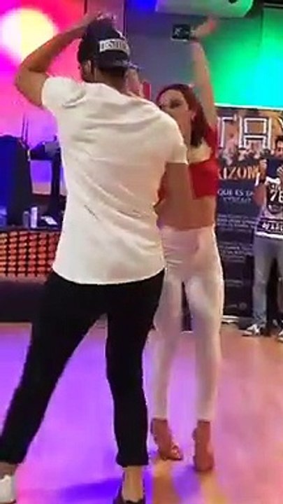 Bailando Bachata