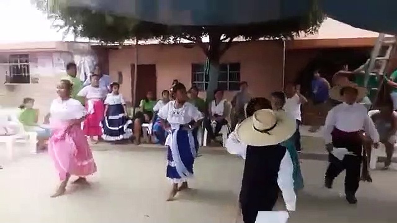 Baile en Yunsa de de Carhua PERÚ