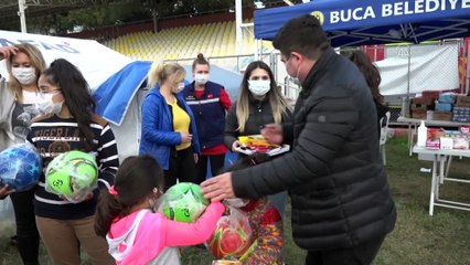 Çadır kentte kalan Damla Melisa'nın 14. doğum günü kutlandı - İZMİR