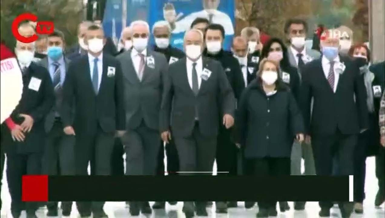 Bülent Ecevit kabri başında anıldı