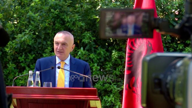 Ora News - Meta i shqetësuar për format e reja të shantazhit dhe presionit ndaj medias