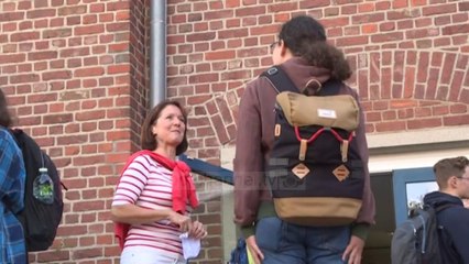 Top News - Vajzat më mirë se djemtë/ Mësimi në kohë pandemie