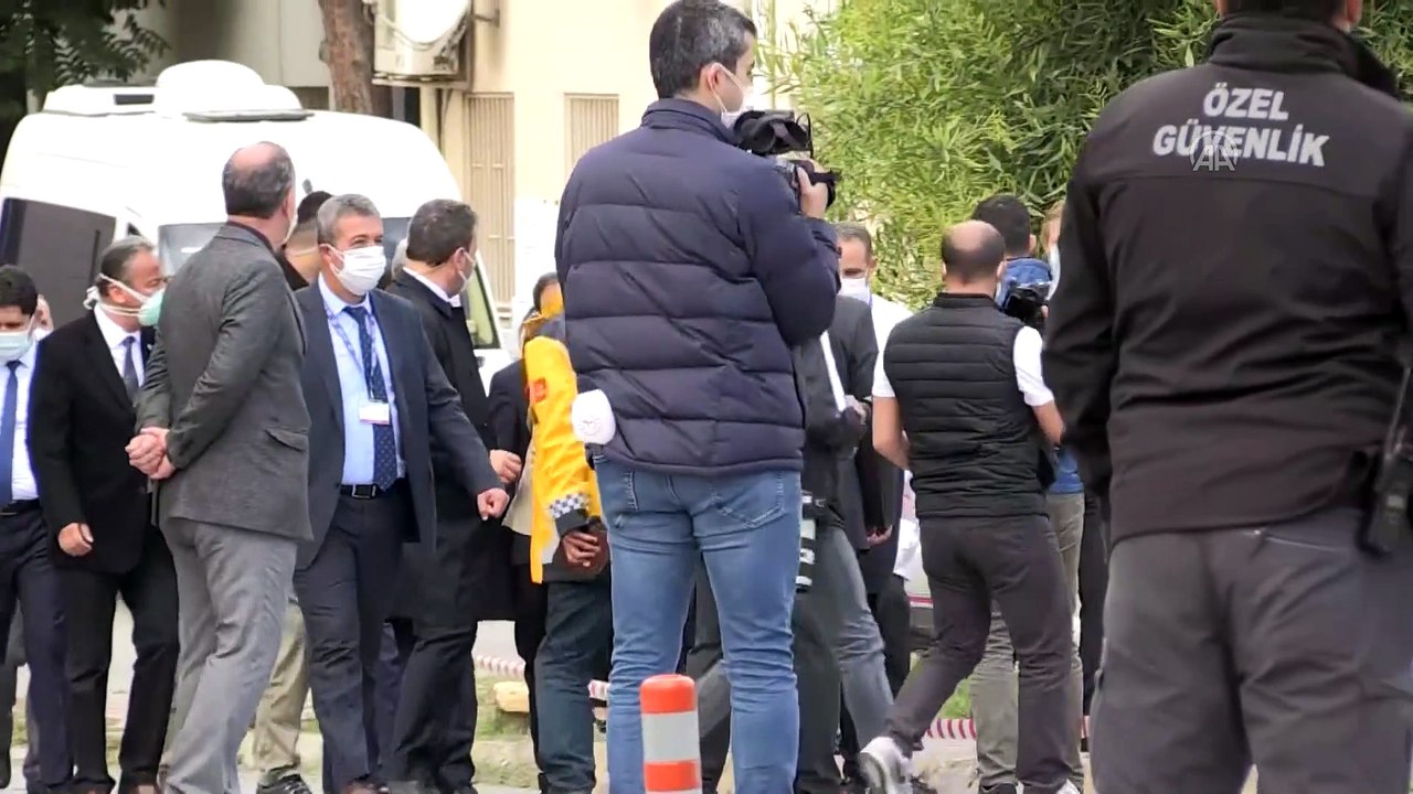 Sağlık Bakan Koca, Ege Üniversitesi Tıp Fakültesi Çocuk Hastanesini ziyaret etti - İZMİR