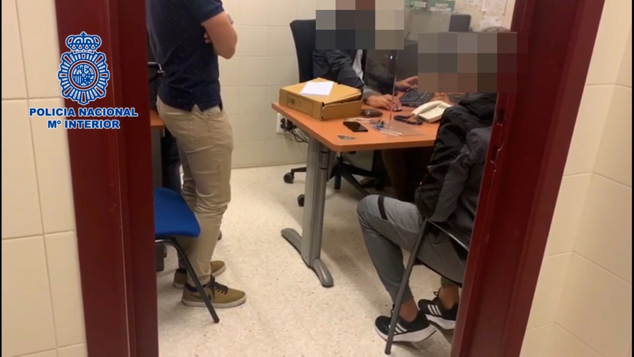 Detenido 'in fraganti' a un varón tras robar en una farmacia