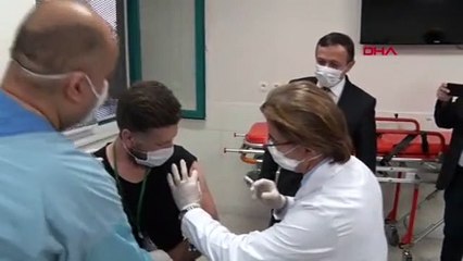 Türkiye'de yerli aşı ilk kez bir gönüllüye denendi!