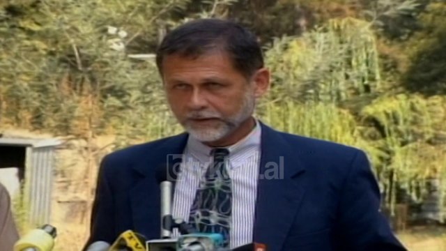 Ndryshon rethimi i Ambasades Amerikane ne Tirane - (26 Gusht 2000)