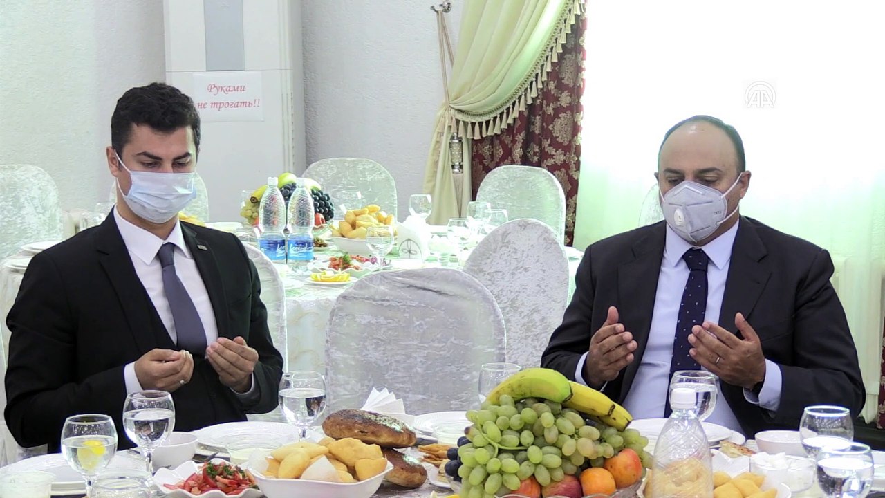 Kırgızistan'da Ahıska Türkleri, İzmir depreminde hayatını kaybedenleri andı - BİŞKEK