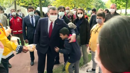 Bakan Koca, Aşık Veysel Rekreasyon Alanı'ndaki çadırları gezdi - İZMİR