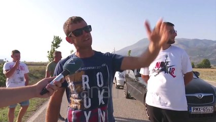 MIJERA QYTETARE BLLOKOHEN NE KUFI, RADHA E MAKINAVE MBI 12 KILOMETRA - News, Lajme - Kanali 7