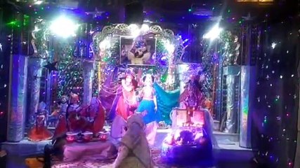 राधा कृष्ण मंदिर में भगवान का आकर्षक श्रंगार हुआ