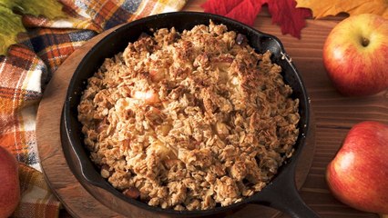 Apple Crisp Baked Brie Is AMAZING