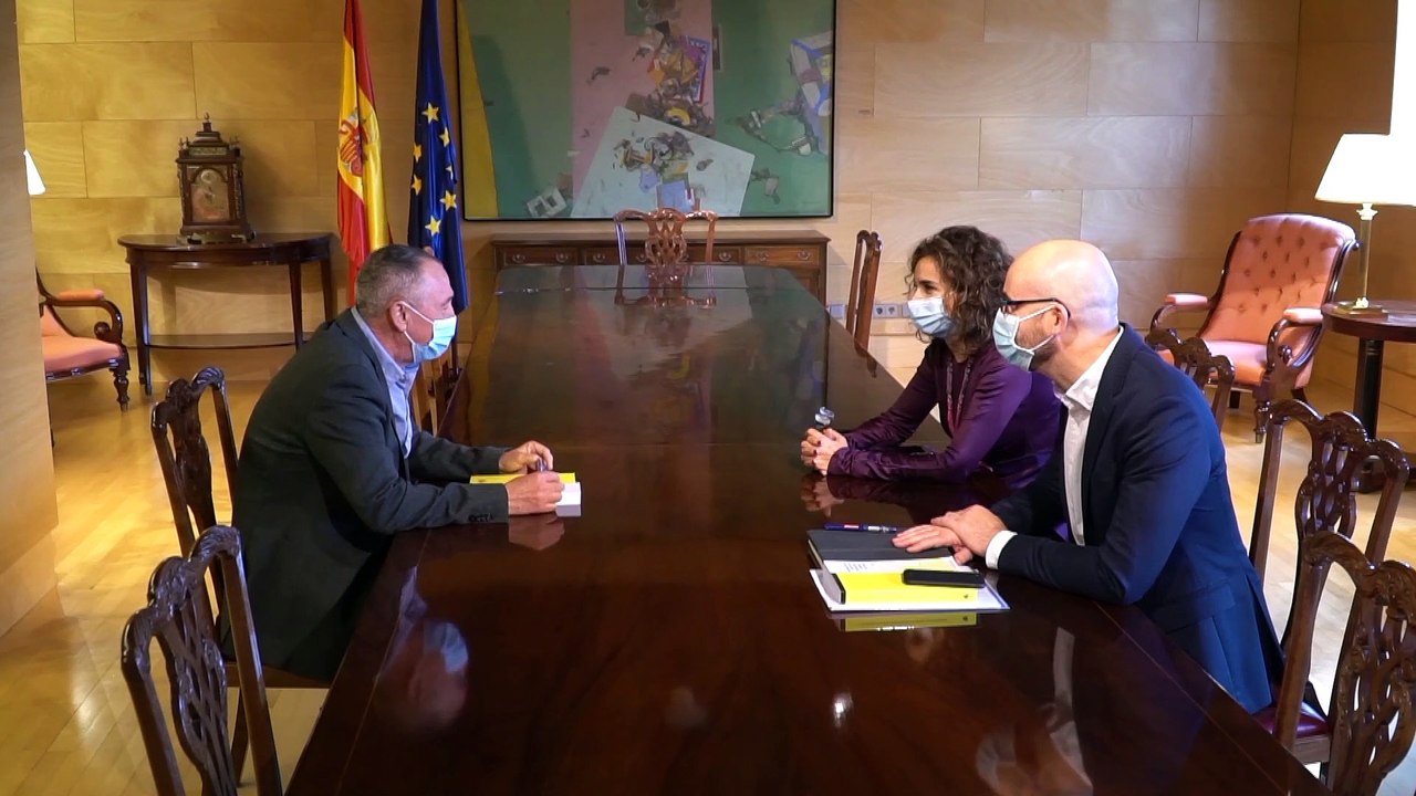 Montero, "satisfecha" tras la ronda de contactos por los presupuestos