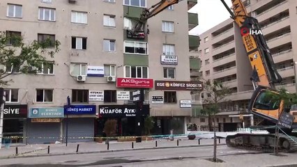 Bina yıkımlarında bayrak hassasiyeti kamerada