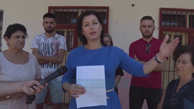 Opozita akuza qeverise per shkollat - News, Lajme - Vizion Plus