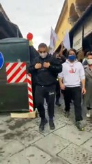 Proprietários de restaurantes marcham até Roma em protesto