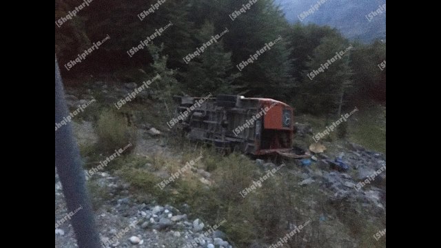 Përmbyset fugoni me punëtorë në Malësi të Madhe! Plagosen 7 persona, tre në gjendje të rëndë