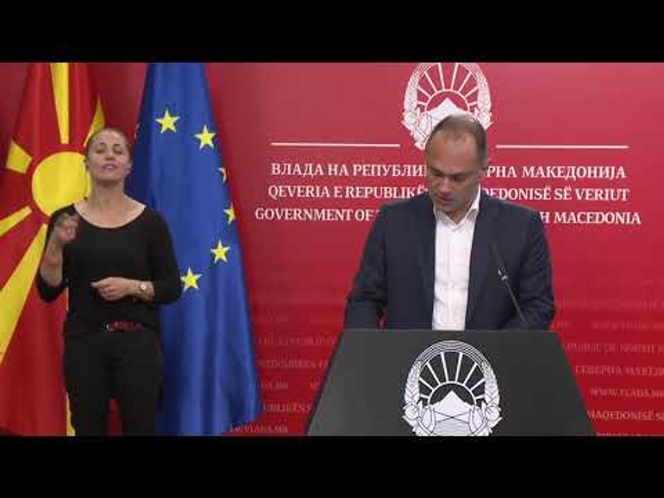 На почетокот на новата учебна година, училиштата беа празни додека учениците дома