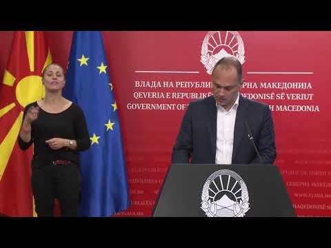 На почетокот на новата учебна година, училиштата беа празни додека учениците дома