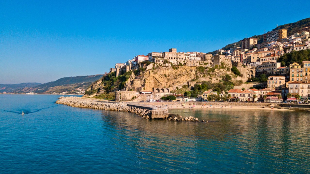 Italy's New Coast-to-coast Hiking Trail Is Fill...