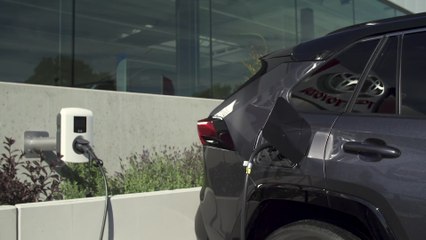 Toyota RAV4 PHEV demo charging