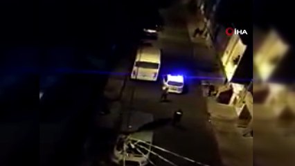 Arnavutköy’de hareketli anlar: Elindeki bıçağı bırakmayınca polis bacağından vurarak durdurdu