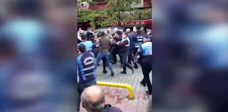 Fatih Belediyesi ile İBB zabıtaları arasında kavga çıktı