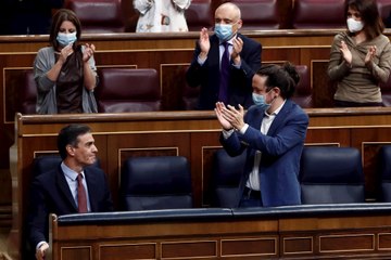 Скачать видео: Federico a las 8: El PSOE de Iglesias, Rufián y Bildu que se carga la división de poderes