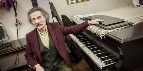 Timur Selçuk kimdir? Kendi sesinden dinleyin
