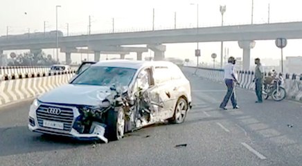 Jaipur Audi Video : ऑडी दौड़ा रही लड़कियों ने युवक को उड़ाया,30 फीट हवा में उछलकर मकान की छत पर जा गिरा