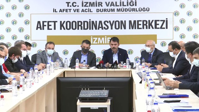 Bakan Kurum: 'Binası az hasarlı ve hasarsız olan vatandaşlarımız evlerine girebilirler' - İZMİR