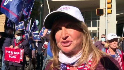 "Демократия в опасности!", - считают сторонники обоих кандидатов