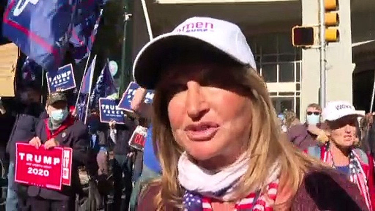 Bewaffnete 'Proud Boys' machen in Phoenix Stimmung für Trump