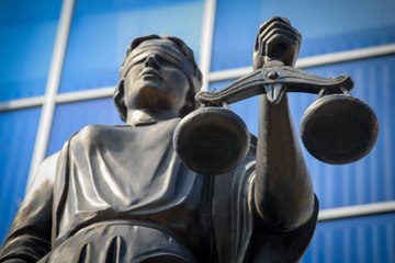 Tertulia de Federico: La corrupción de la Justicia