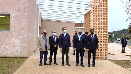 Feijóo visita el nuevo centro de salud en Pereiro de Aguiar