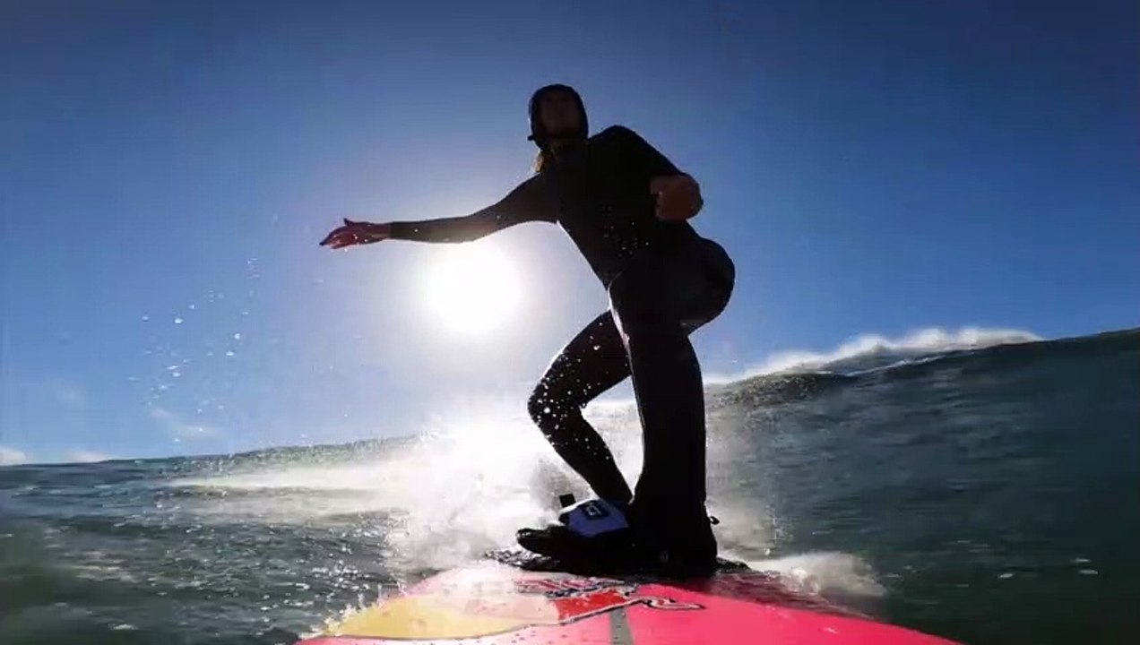 'Magisch!': Französin Justine Dupont surft Riesenwelle