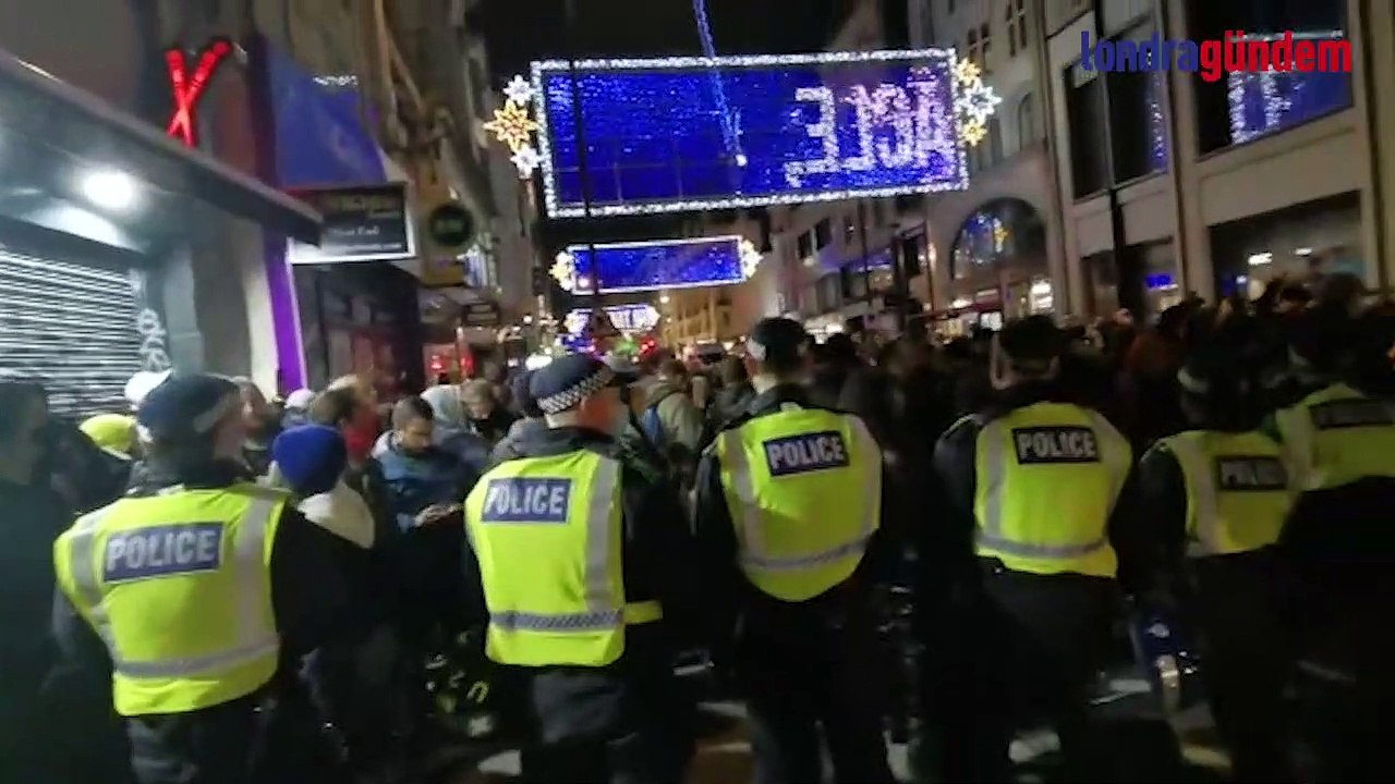 Londra'da pandemi yasakları protesto edildi