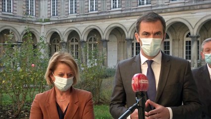 Frankreich verlegt Dutzende Patienten und setzt auf Massentestungen