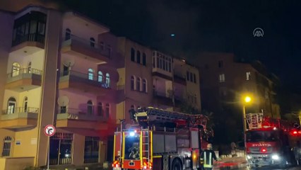 Apartmanın çatısında çıkan yangın hasara neden oldu - NİĞDE