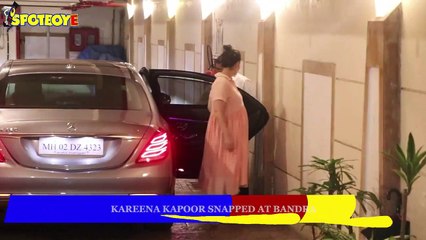 Kareena Kapoor Khan Snapped Outside her House in Bandra | SpotboyE