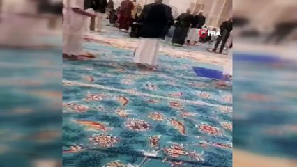 - Cezayir'de 8 ay sonra ilk cuma namazı kılındı