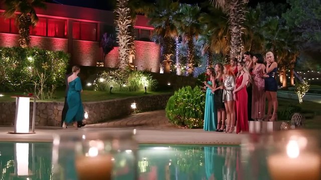 The Bachelor: Απίστευτο - Έριξε χυλόπιτα στον Παναγιώτη και αποχώρησε οικειοθελώς