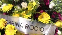 Rocío Carrasco sale del cementerio tras visitar la tumba de su madre, Rocío Jurado