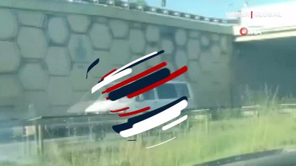 Trafikte tehlike saçtılar! Trafiği görünce geri geri kaçtılar