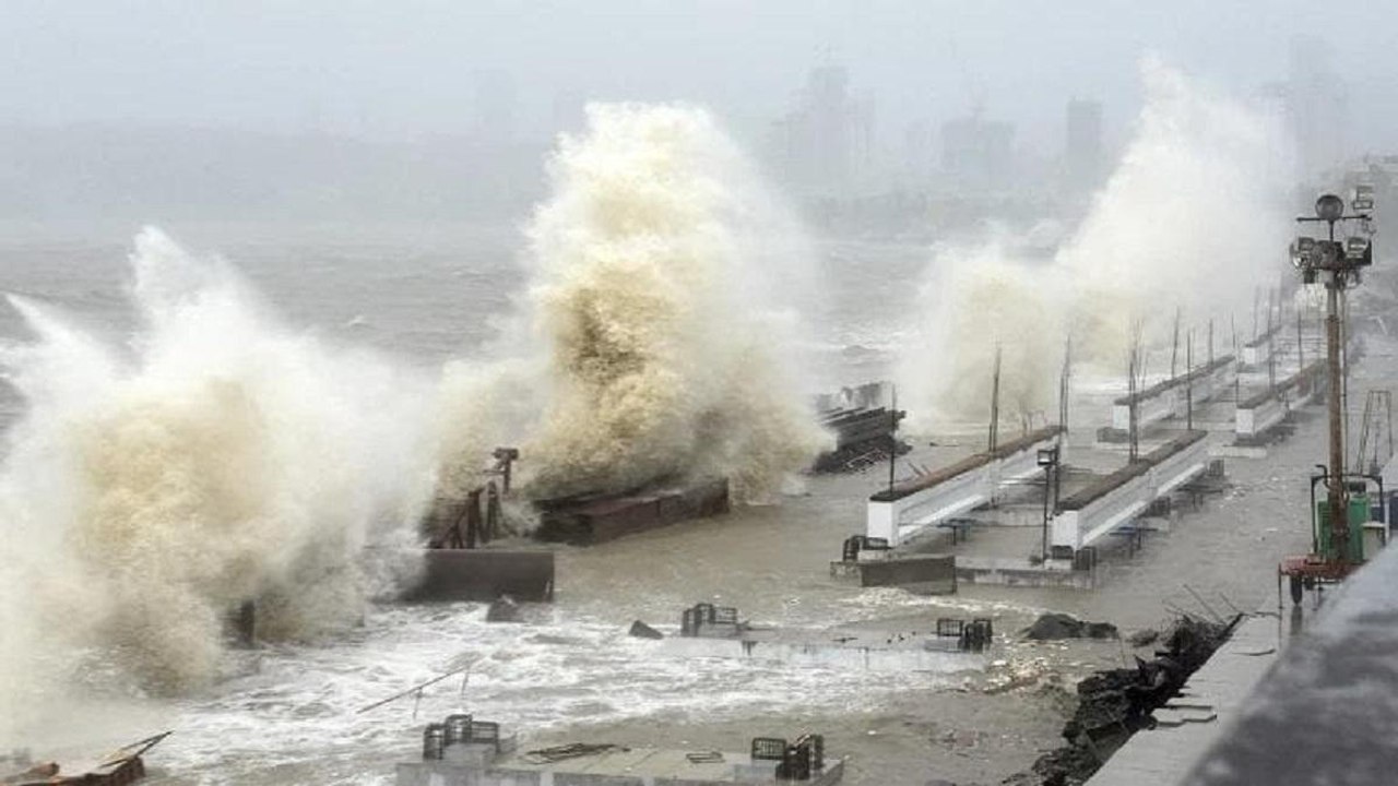 Cyclone Yaas started hitting Balasore, Navy & NDRF on spot