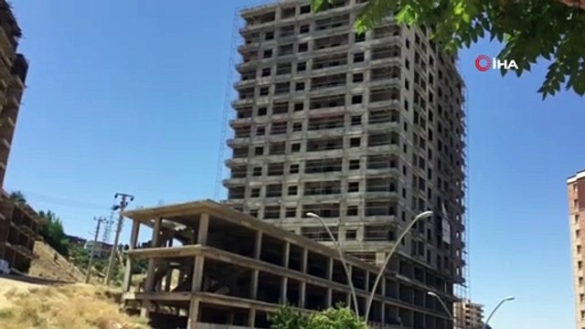 Mardin'de inşaattan düşen işçi hayatını kaybetti